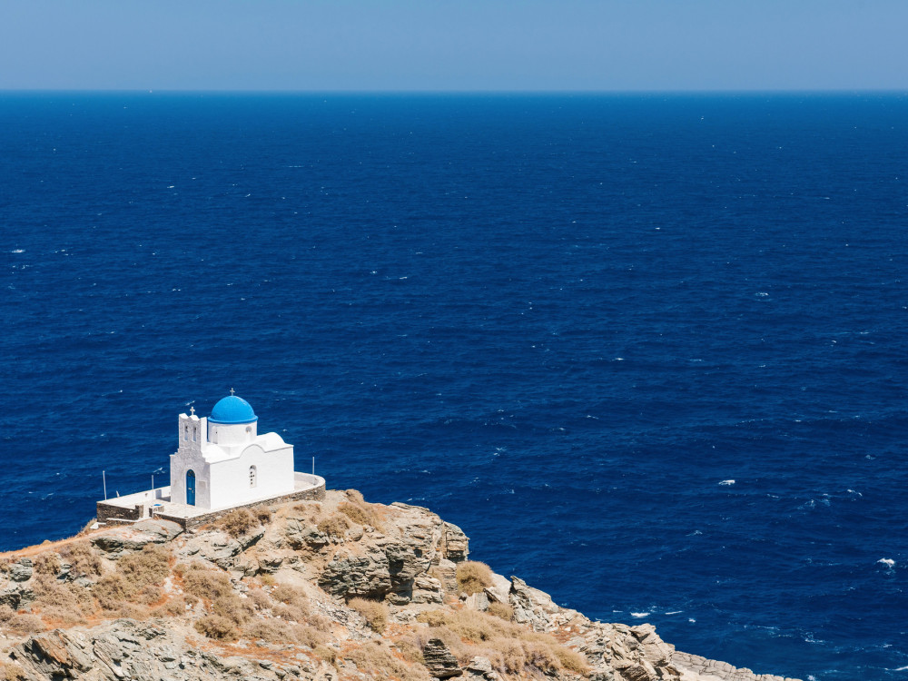 10 помалку познати грчки острови кои треба да ги посетите ова лето