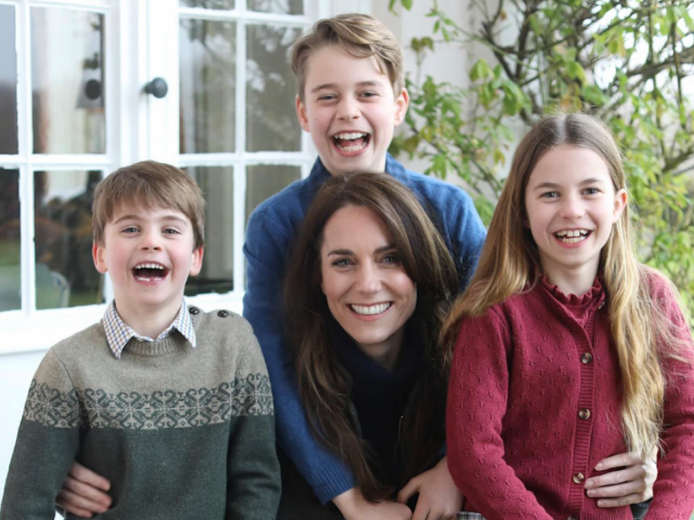 Кејт Мидлтон се извини поради монтираната фотографија