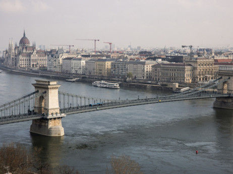 Додека Орбан гради моќ, неговиот зет гради хотелска империја