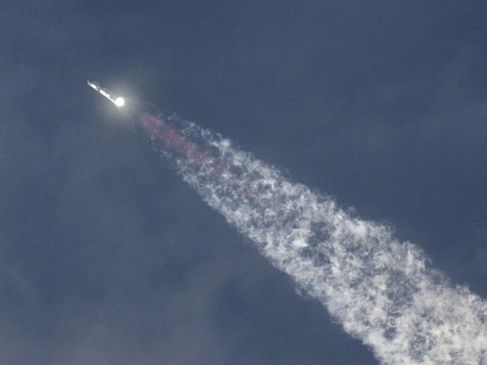 „Спејс екс“ ја лансира најмоќната ракета на светот, беше уништена пред крајот на летот