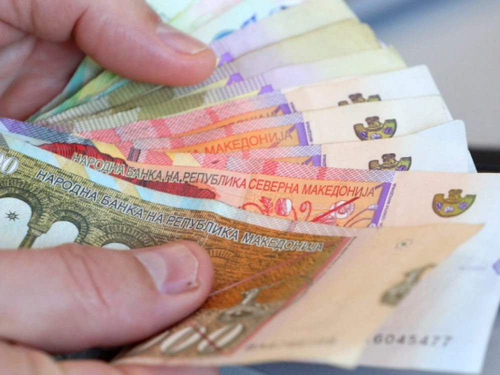 Во јуни просечната нето-плата изнесуваше 41.939 денари