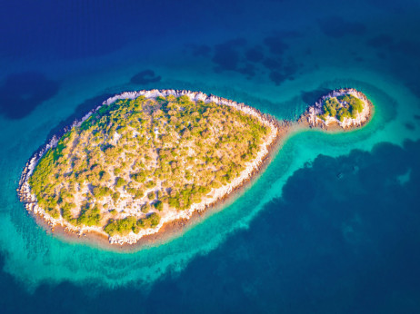 Девет јадрански острови бараат нови сопственици