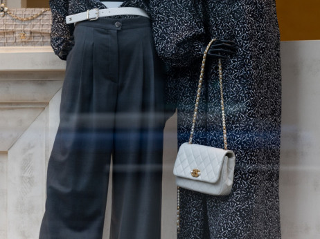 Чанта oд „Шанел“ сега чини над 10.000 евра во Париз