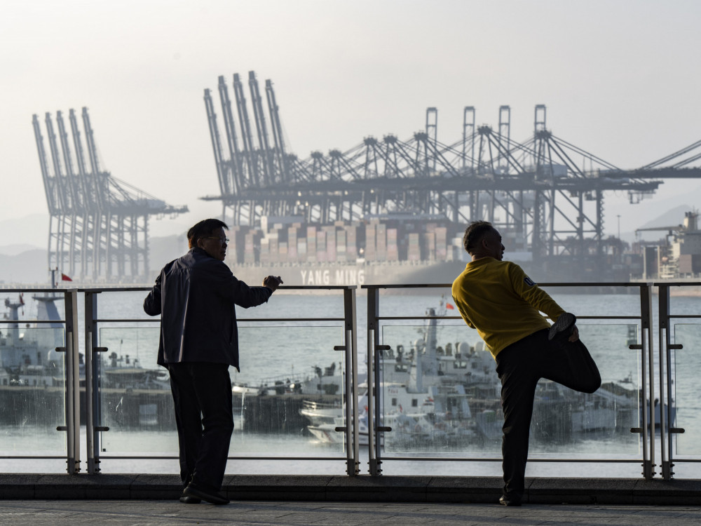 Кина ја зголемува старосната граница за пензионирање поради недостиг од работници