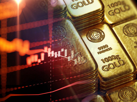Златото расте додека инвеститорите чекаат потег од Фед