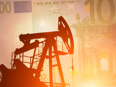 Нафтата падна трет ден, се чека состанокот на ОПЕК+ в недела