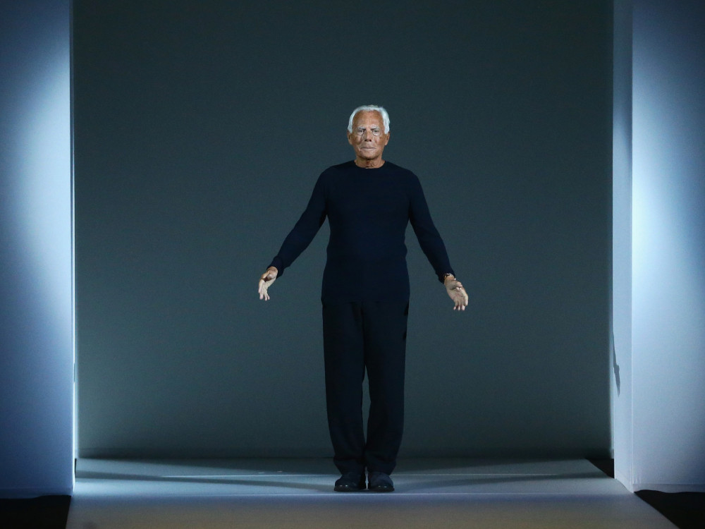 Армани не исклучува спојување или ИПО во планот за сукцесија