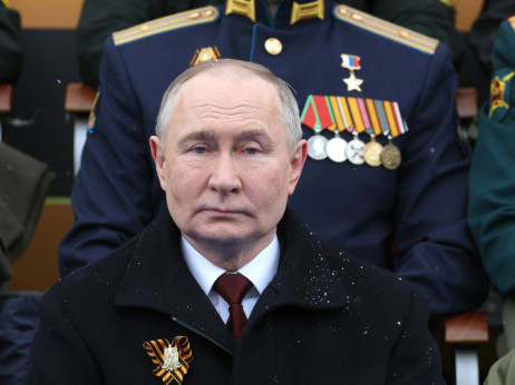 Путин ги обнови нуклеарните закани кон Западот на воената парада
