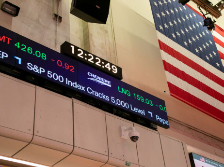 Берзански преглед: Нафтата расте, пад на S&P500 фјучерсите пред крајниот рок за Иран