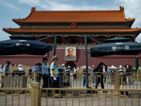 Кина го засилува спорот со Јапонија со закани за економски мерки