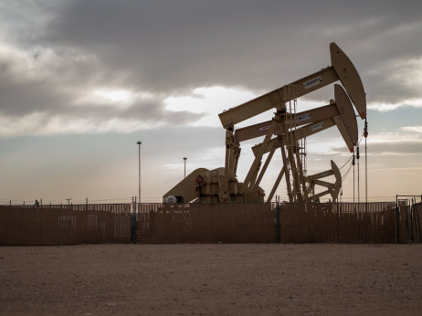 Цената на нафтата расте во пресрет на одлуката на Фед