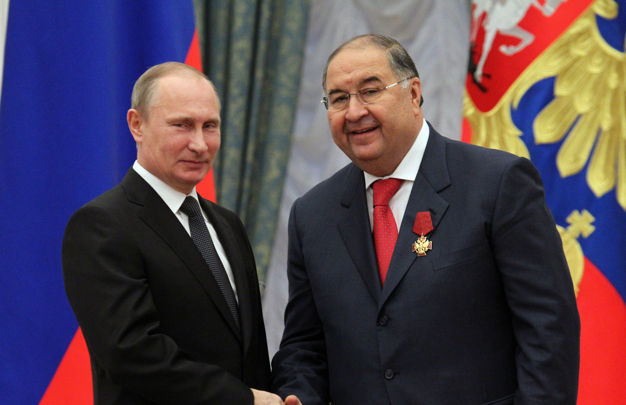 Руски тајкун ја тужи УБС поради извештај за перење пари