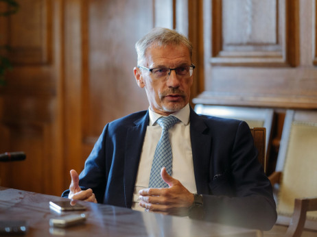 Вујчиќ: ЕЦБ мора да биде претпазлива, соочена е со ризик од стагфлација