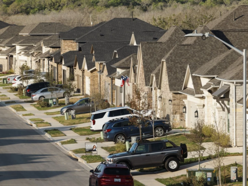 Трошоците за поседување недвижен имот во САД скокнаа за 26 отсто од 2020 година