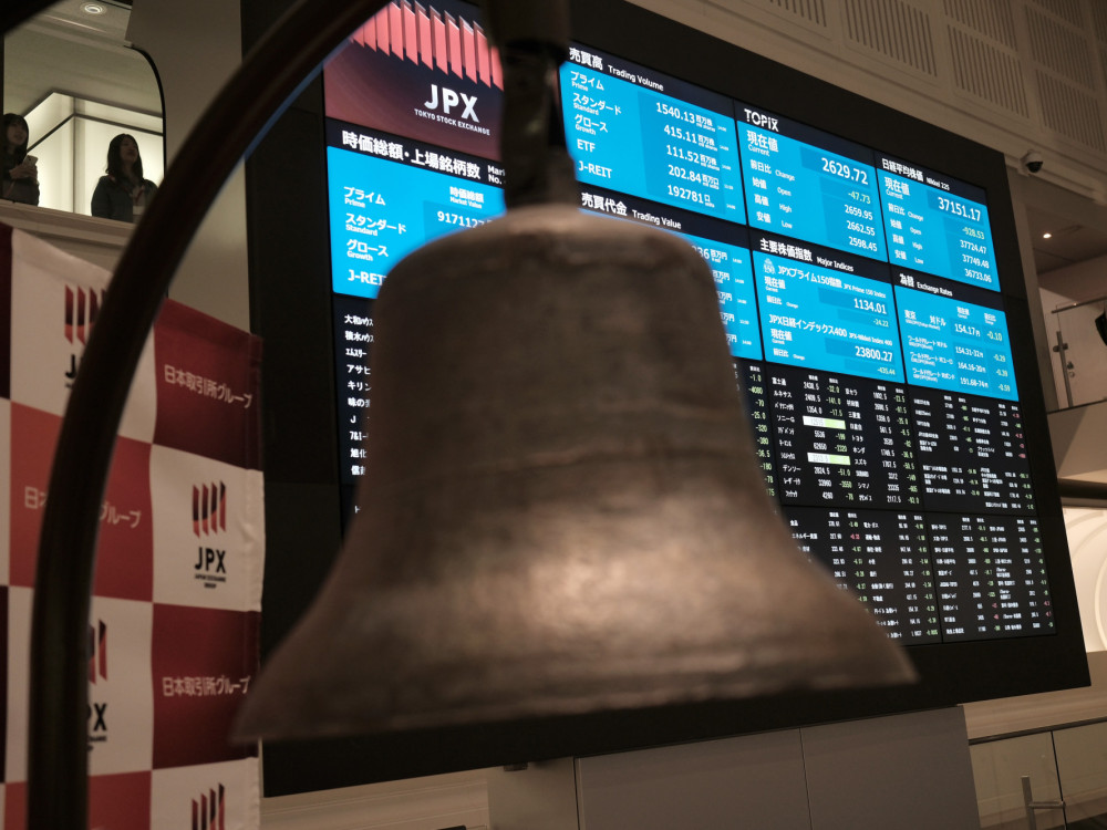 По распродажбата: Акциите паѓаат, државните обврзници стабилни