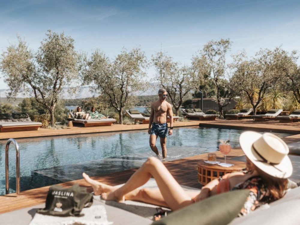 Луксузните оази на Хвар: Ѕирнете во петте најдобри хотели