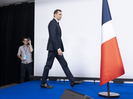 Жестока борба во Франција за пратенички места