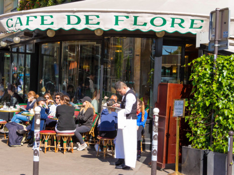 Ресторани и барови во Париз што мора да ги посетите месецов