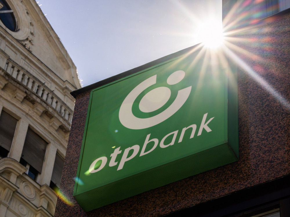 Унгарија ги зголемува даноците за банките за да го полни буџетот