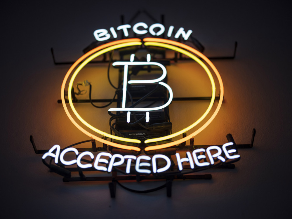 Поради стиснатата тупаница на Трамп, биткоинот надмина 60.000 долари