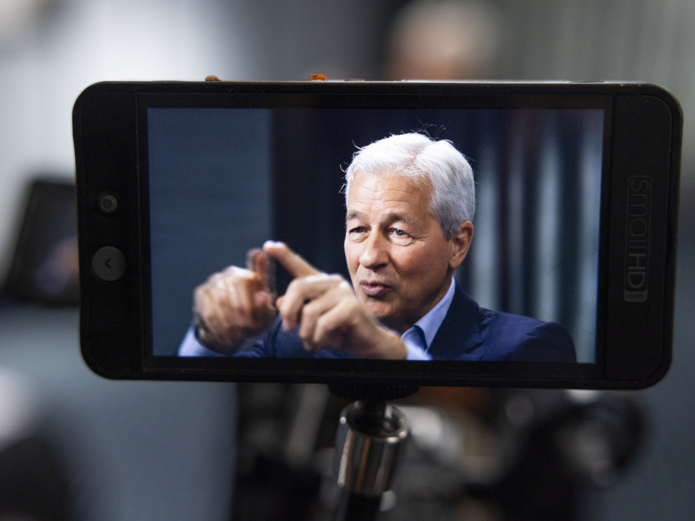 „ЏП Морган“ ќе користи четбот како истражувачки аналитичар