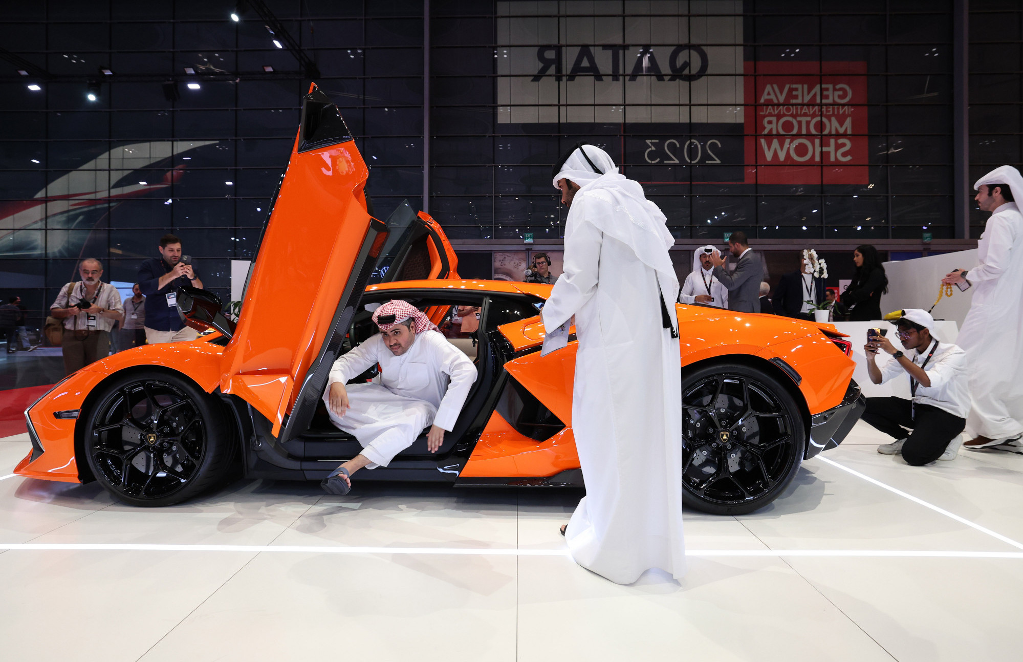 Во светот на луксузните автомобили, хибридите се најсекси новина