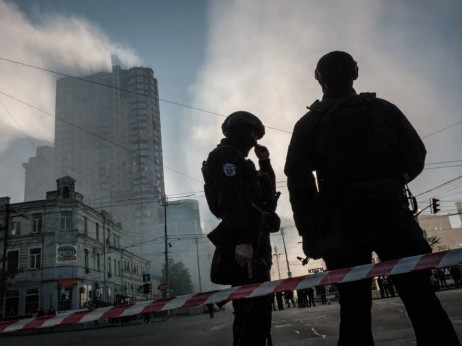 Убиени 14 лица во голем руски воздушен напад врз Киев