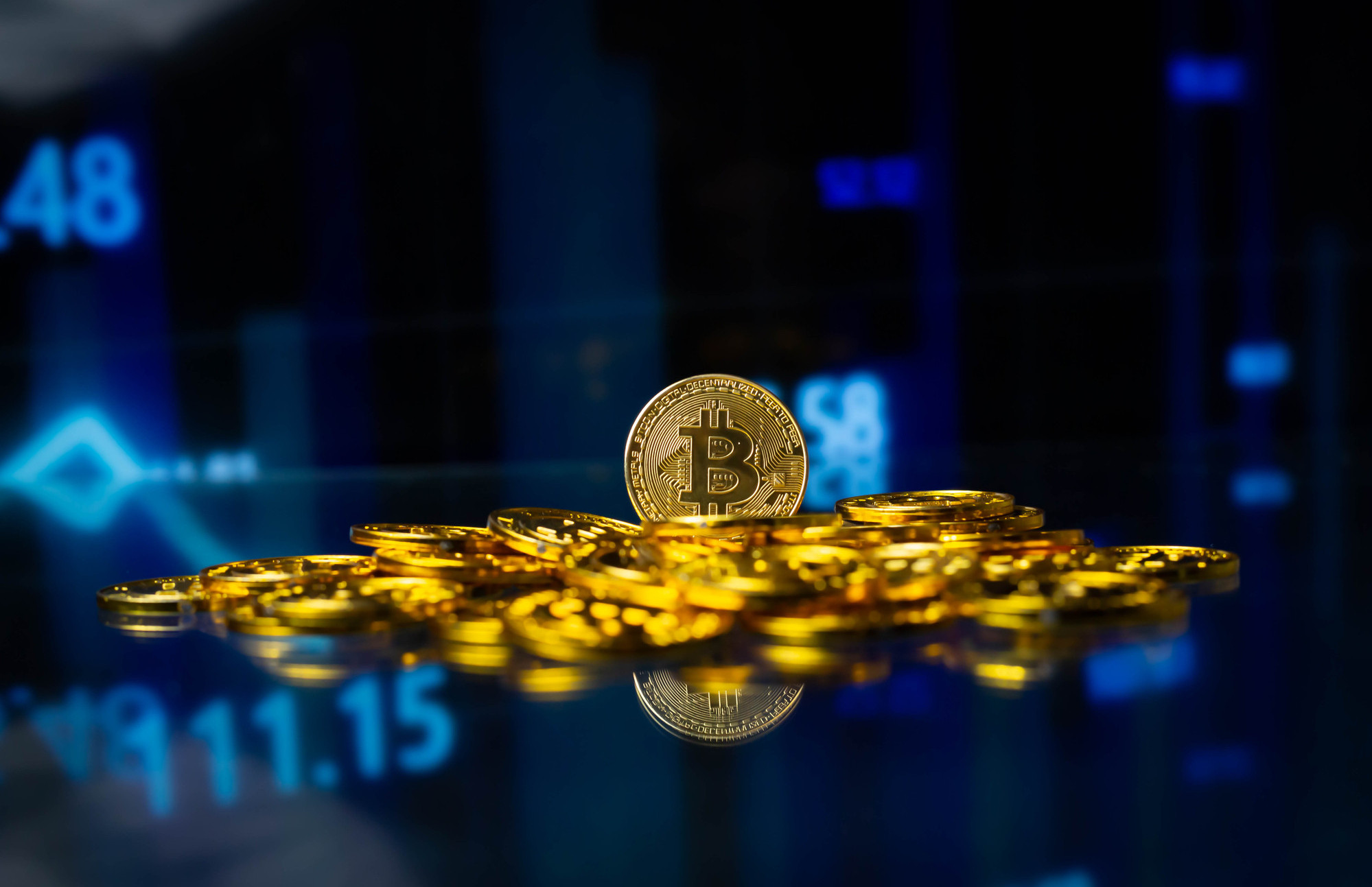 Што ќе се случува со цената на златото и на биткоинот