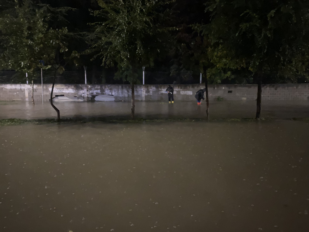 Врнежите продолжуваат, Балканот под вода