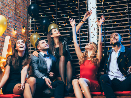 Kako visoke božičnice in nagrade bodo slovenska podjetja izplačevala letos