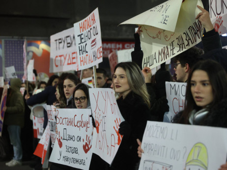 Protesti u Srbiji zbog povređene studentkinje, lekari kažu da je stabilno