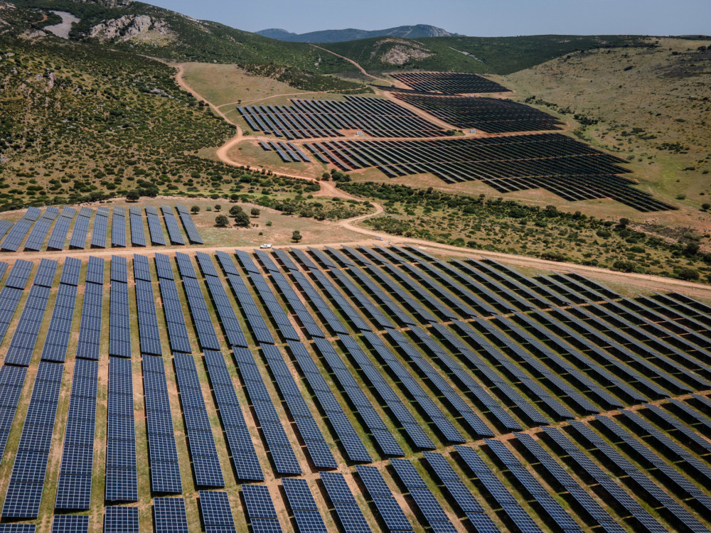 Струјата од сонце прави проблеми: Во земјава избегнат колапс, во Европа цените под нула