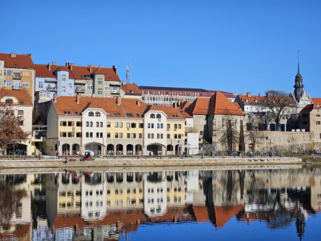 Zakon sprejet: To so nova pravila za oddajanje prek Airbnb in Bookinga