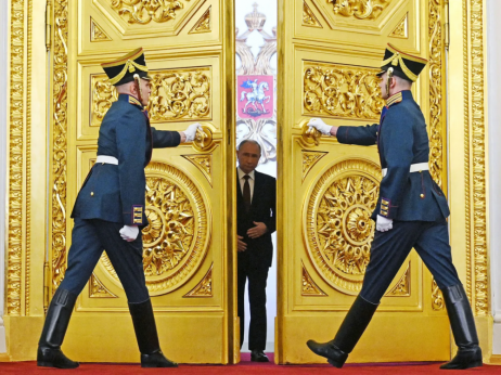 Путин нуди разговори со Украина на 15 мај, но го избегнува примирјето