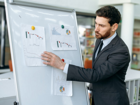 Šta čeka privrednike u narednoj godini - analize, ankete, projekcije