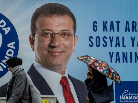 Противникот на Ердоган се јави од затвор: Имамоглу останува упорен