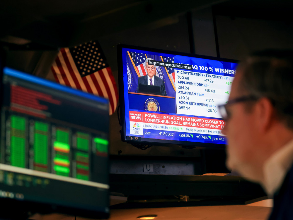 Преглед на берзите: Трамп против берзите, пад на автомобилските акции и рекордно злато