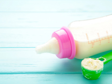 Отворена истрага за контаминирана храна за бебиња од „Нестле“, „Лакталис“ и „Данон“