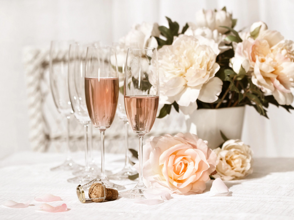 Царините се немоќни за статусните симболи - претставен е нов луксузен шампањ