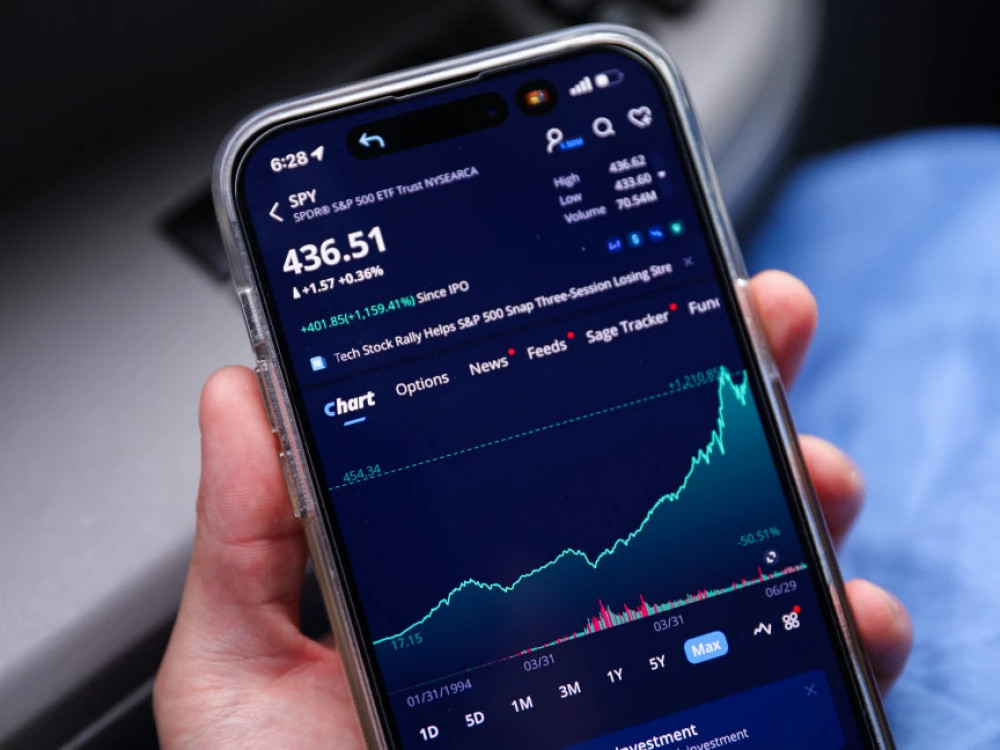 Што значи кога акцијата е скапа или евтина? Краток водич за соодносот цена/заработка и мултипликаторите