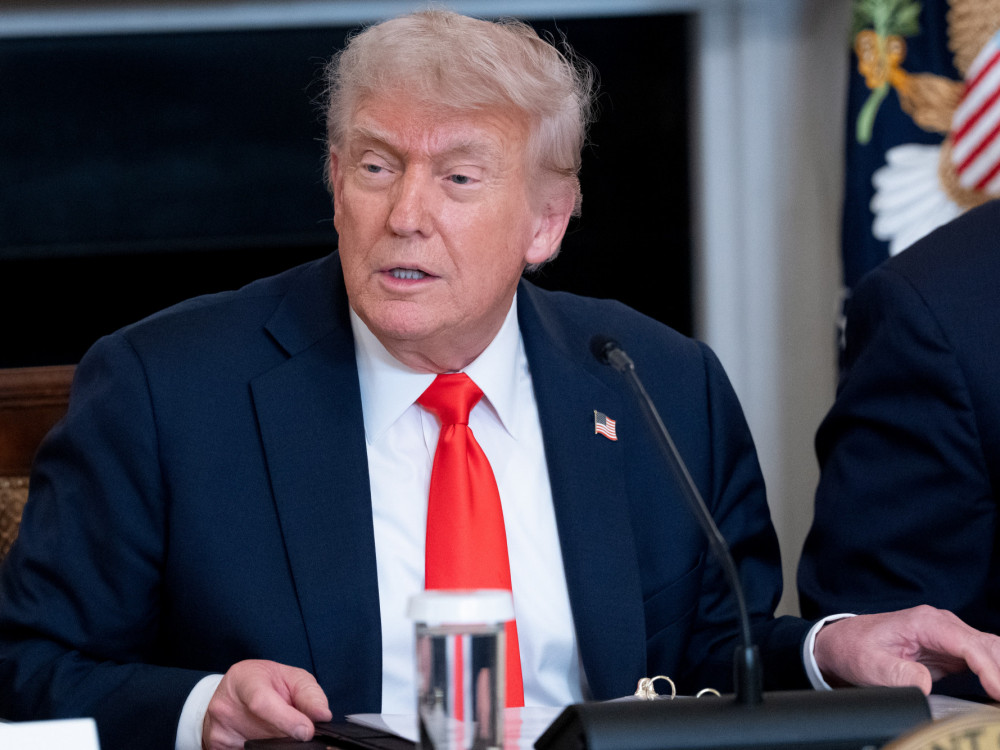 Накратко од светот: Трамп ѝ се заканува на Русија со царини од 100 отсто