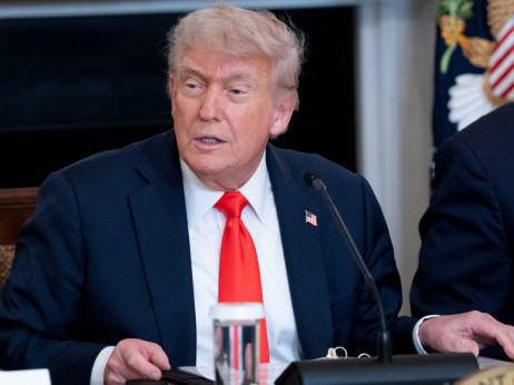 Трамп повторно вели дека ќе воведе еднострани царини за две недели