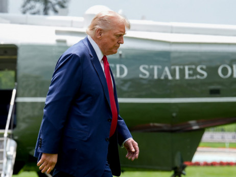 Трамп вели дека „Кина не е лесна“, продолжуваат трговските преговори
