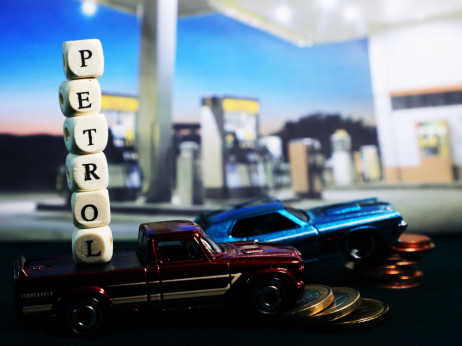 Bo desnosredinska vlada spremenila pravila igre za Petrol?