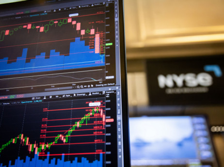 S&P 500 на чекор до врвот, но неизвесноста околу заработките влева претпазливост