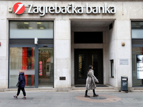 Банките вложуваат во ВИ, но на оние во регионот одлично им оди и без неа