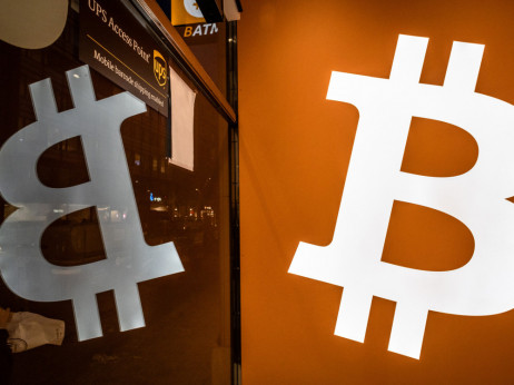 Биткоинот ја продолжува рекордната низа