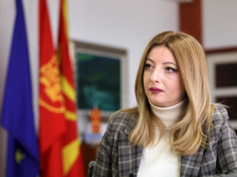 Градоначалничката Данела Арсовска нападната во Чаир