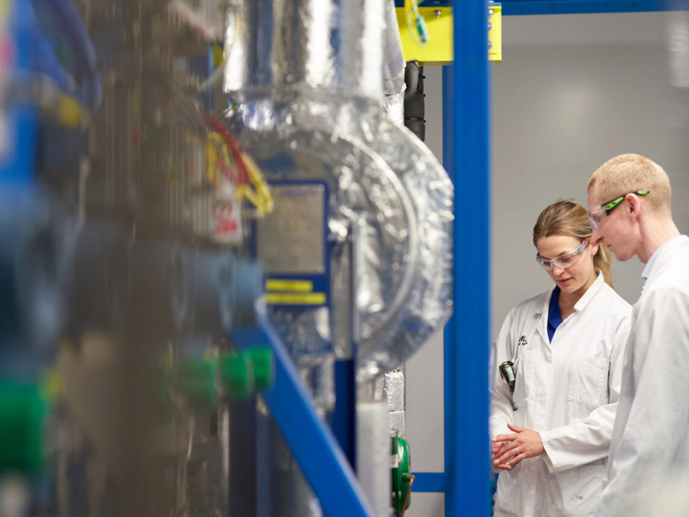 Американската „Ханивел“ го купува делот за катализатори од „Џонсон Мети“