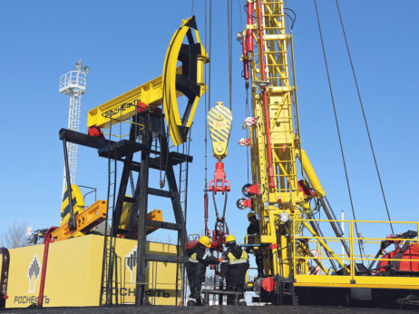 Понудата ќе ја прегази побарувачката: Доаѓа ли период на евтина нафта?